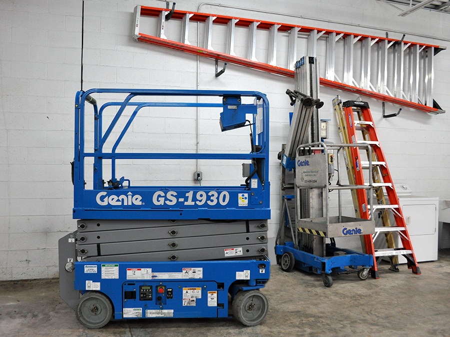 advanced-electrical-contractors-genie-lifts